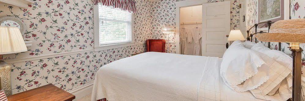Harrison House Bed & Breakfastネイパービル エクステリア 写真